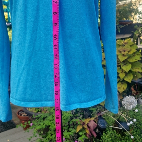 2/$10 Nike Sky Blue Women's M Long Sleeve Performance Tee Athleisure - Picture 5 of 6